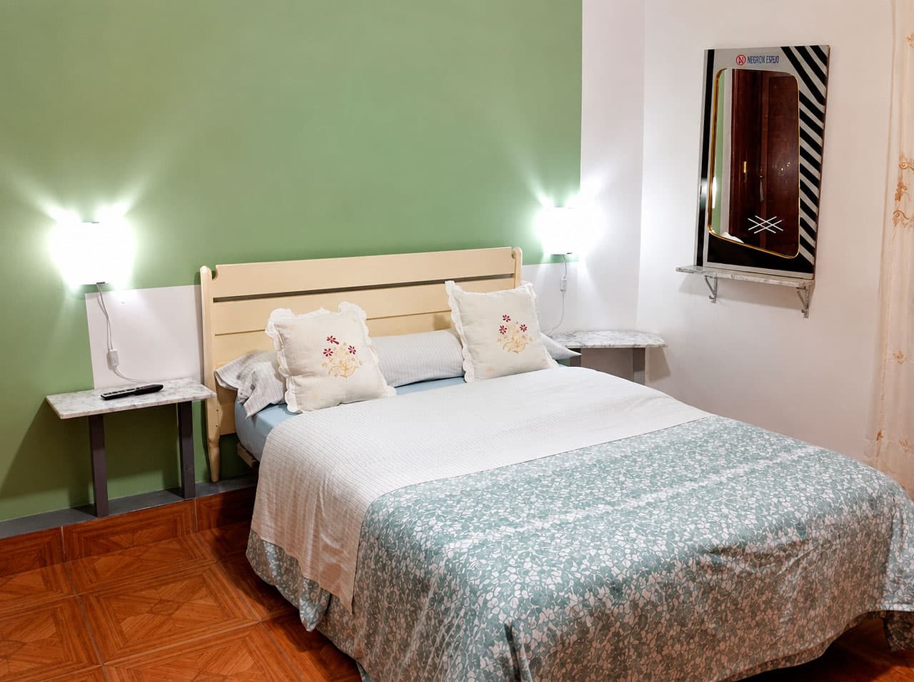 Habitación doble del Hostal Plaza en Vigo