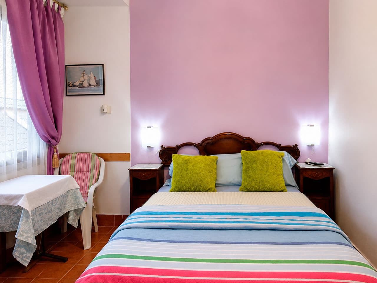 Habitación individual del Hostal Plaza en Vigo